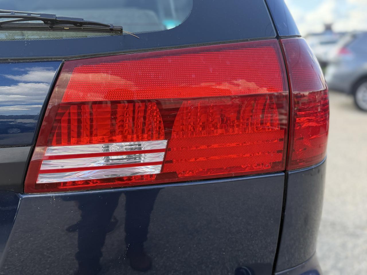 Toyota Sienna LE - 7 Passenger Seating 2005