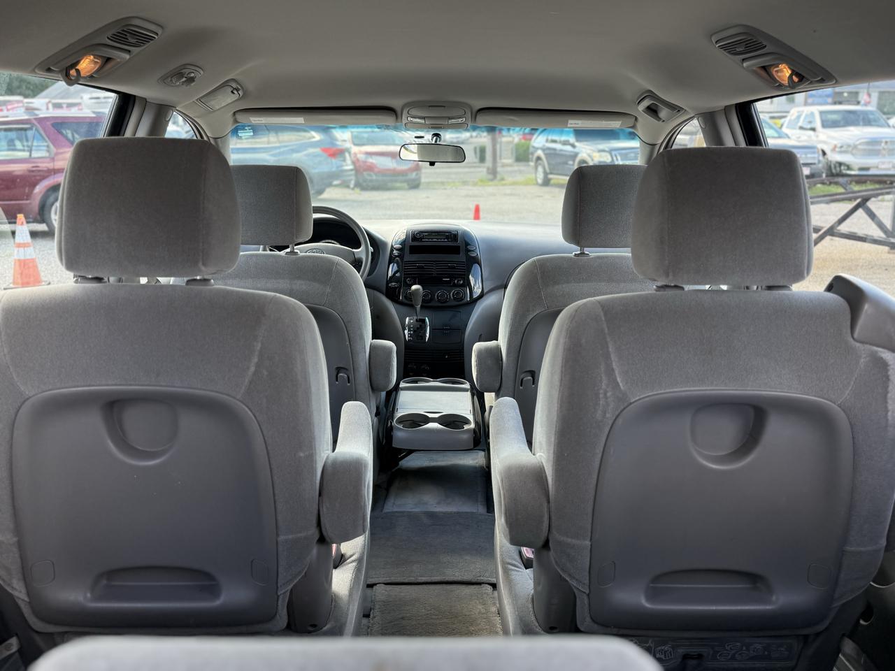 Toyota Sienna LE - 7 Passenger Seating 2005