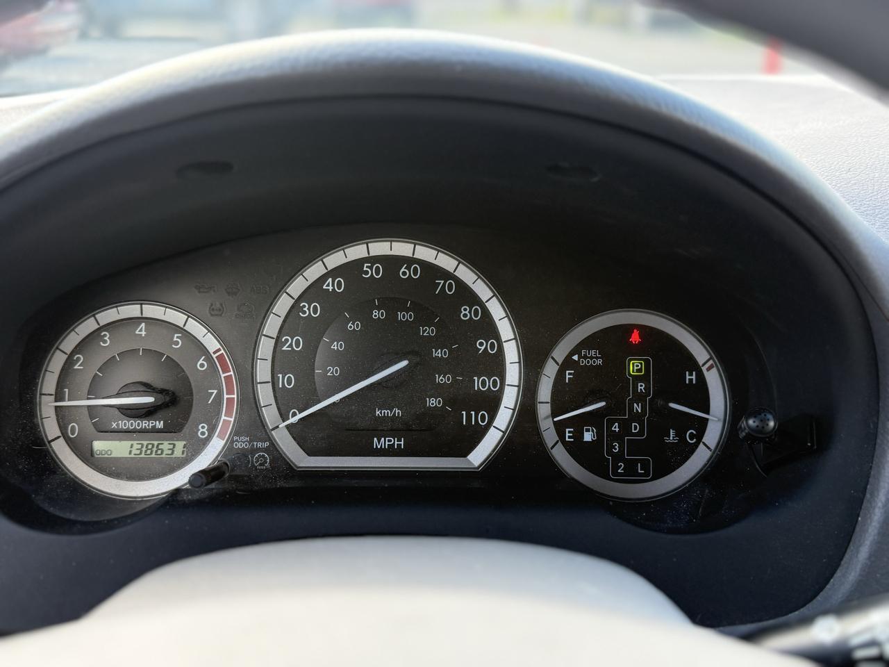 Toyota Sienna LE - 7 Passenger Seating 2005