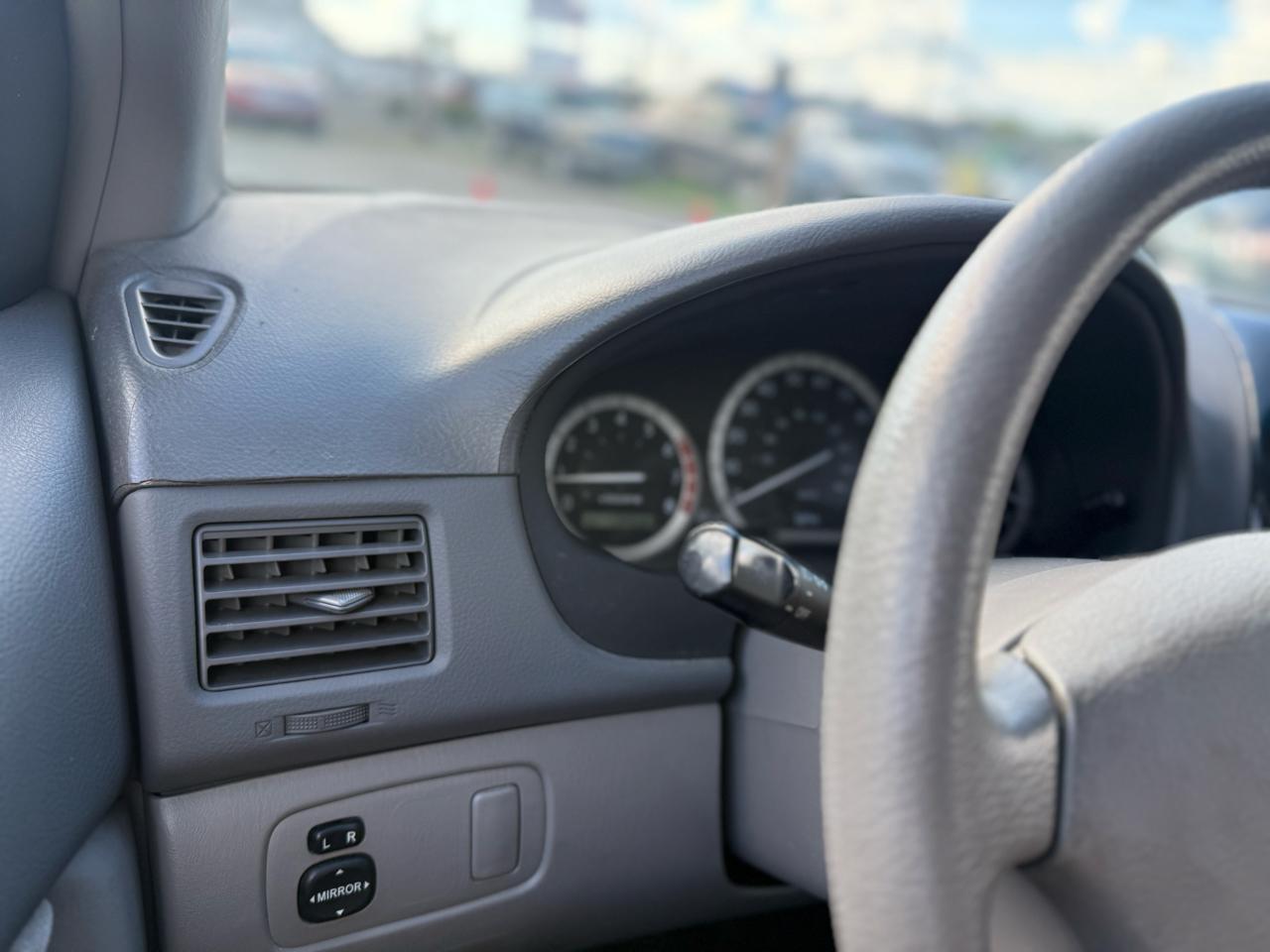 Toyota Sienna LE - 7 Passenger Seating 2005