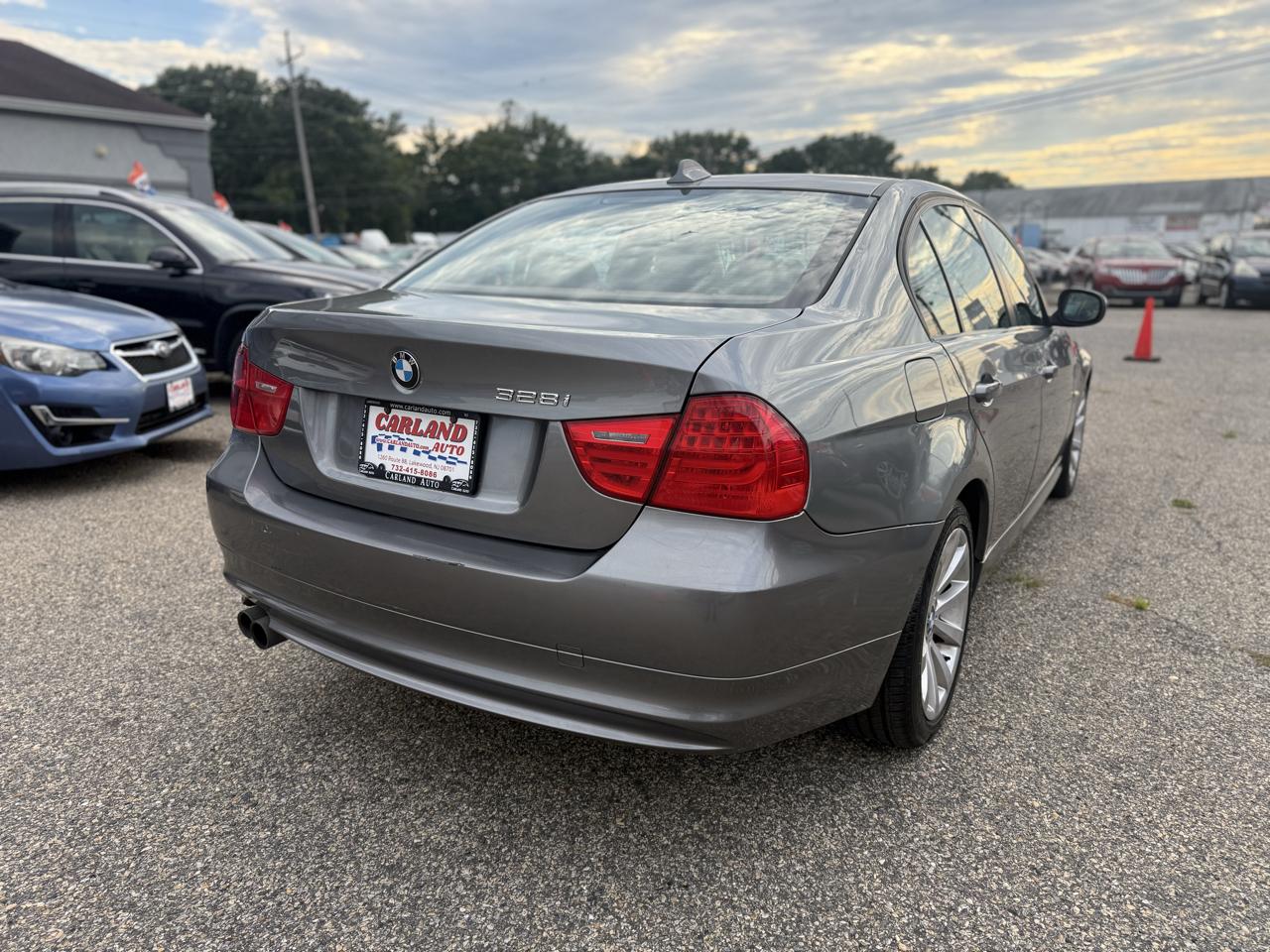 BMW 3-Series 328i xDrive SA 2011