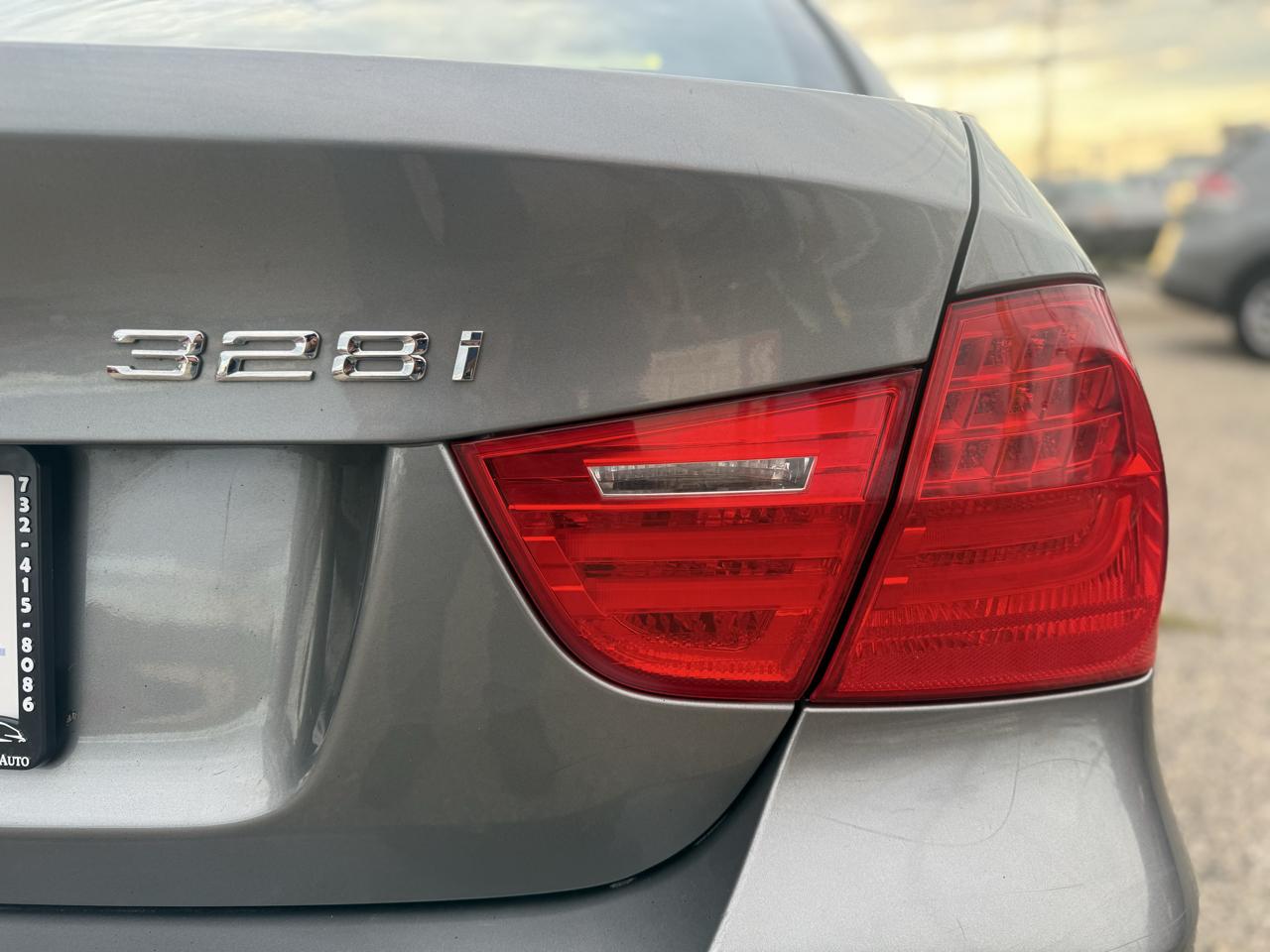 BMW 3-Series 328i xDrive SA 2011