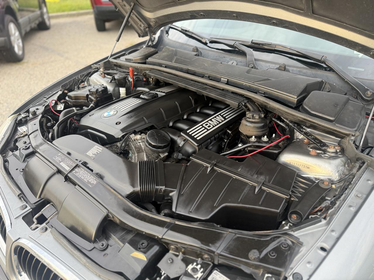 BMW 3-Series 328i xDrive SA 2011