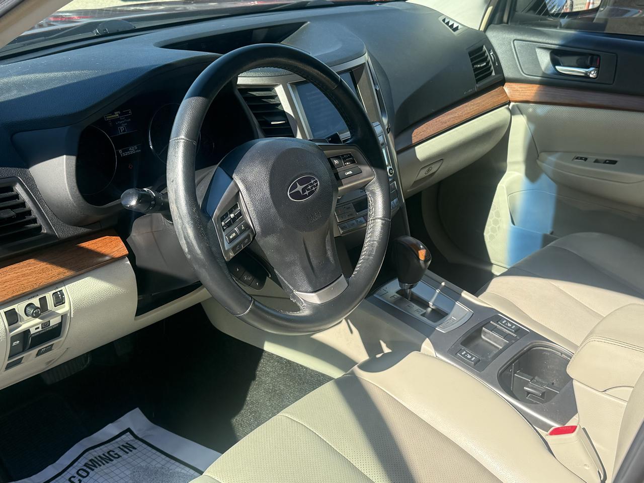 Subaru Outback 2.5i Limited 2014