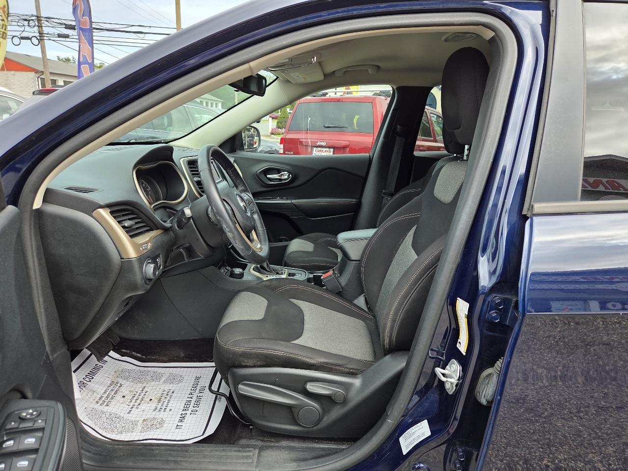 Jeep Cherokee Sport 4WD 2016