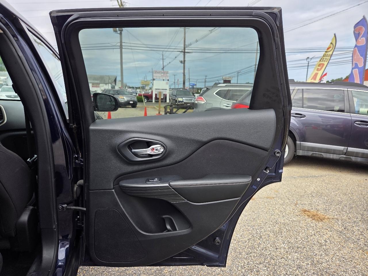 Jeep Cherokee Sport 4WD 2016
