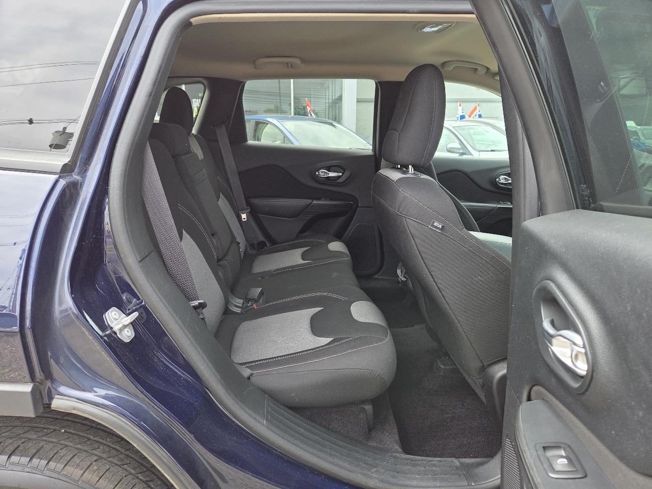 Jeep Cherokee Sport 4WD 2016