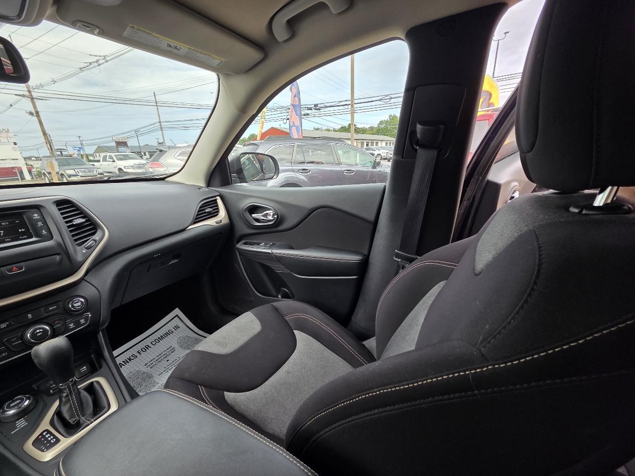 Jeep Cherokee Sport 4WD 2016