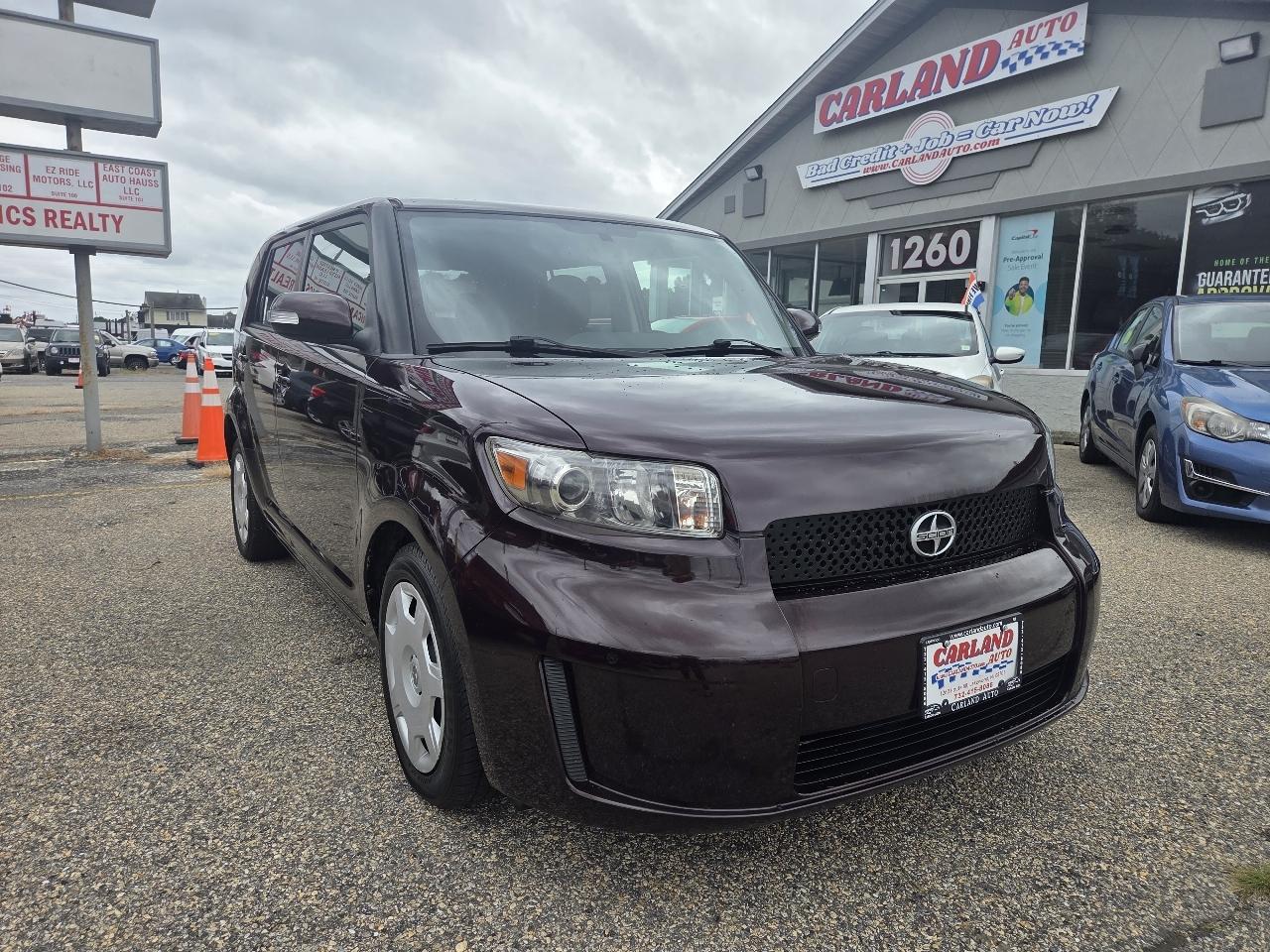 Scion xB 5-Door Wagon 5-Spd MT 2010