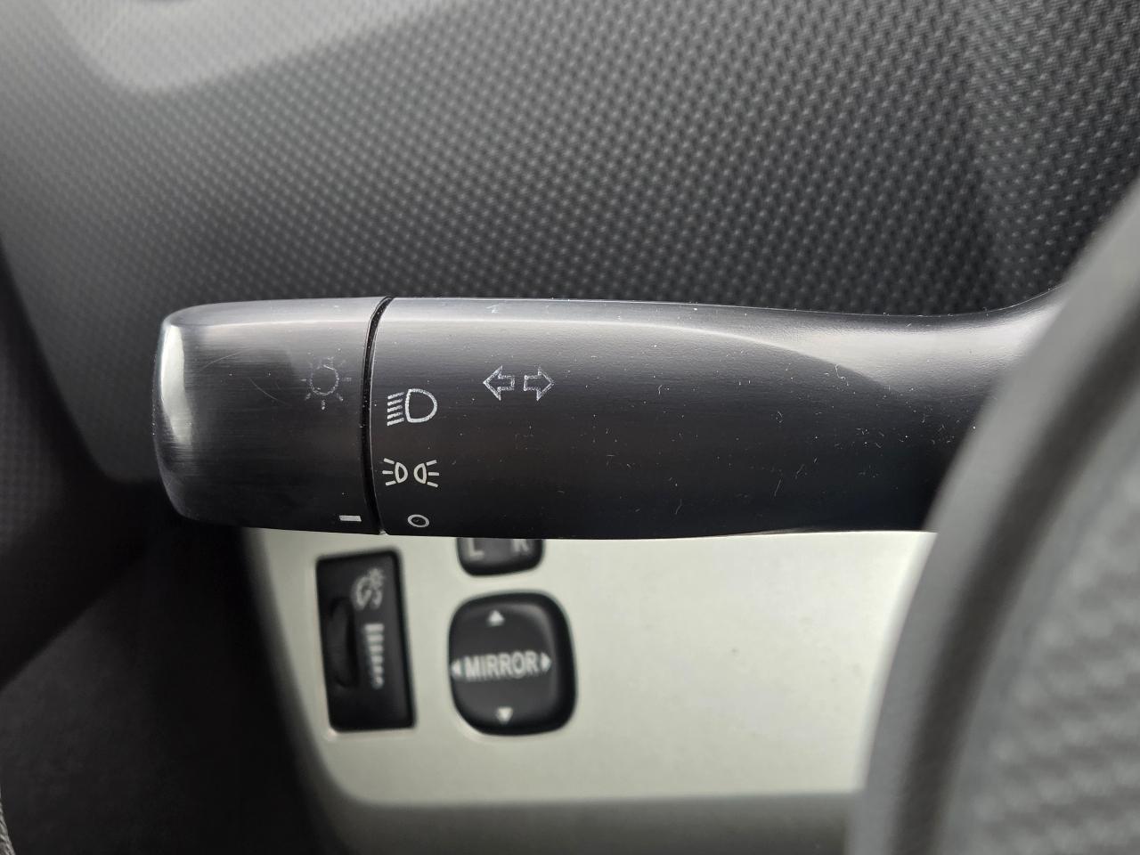 Scion xB 5-Door Wagon 5-Spd MT 2010