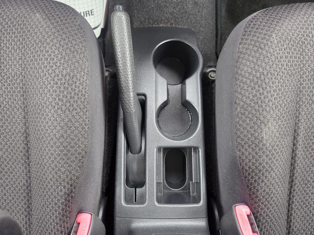 Scion xB 5-Door Wagon 5-Spd MT 2010