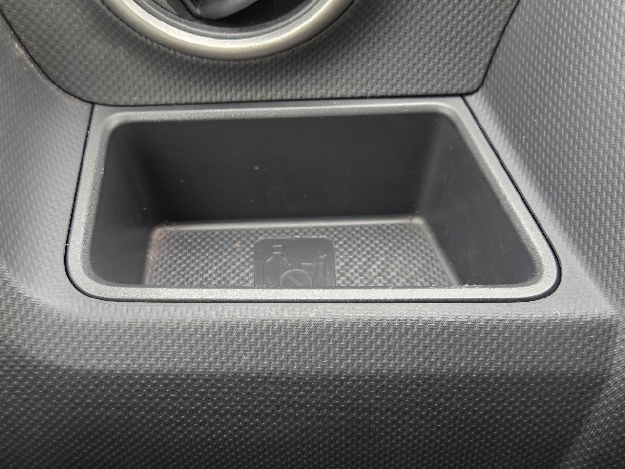 Scion xB 5-Door Wagon 5-Spd MT 2010