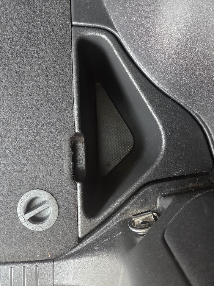 Scion xB 5-Door Wagon 5-Spd MT 2010