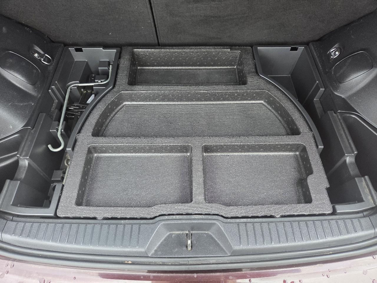 Scion xB 5-Door Wagon 5-Spd MT 2010