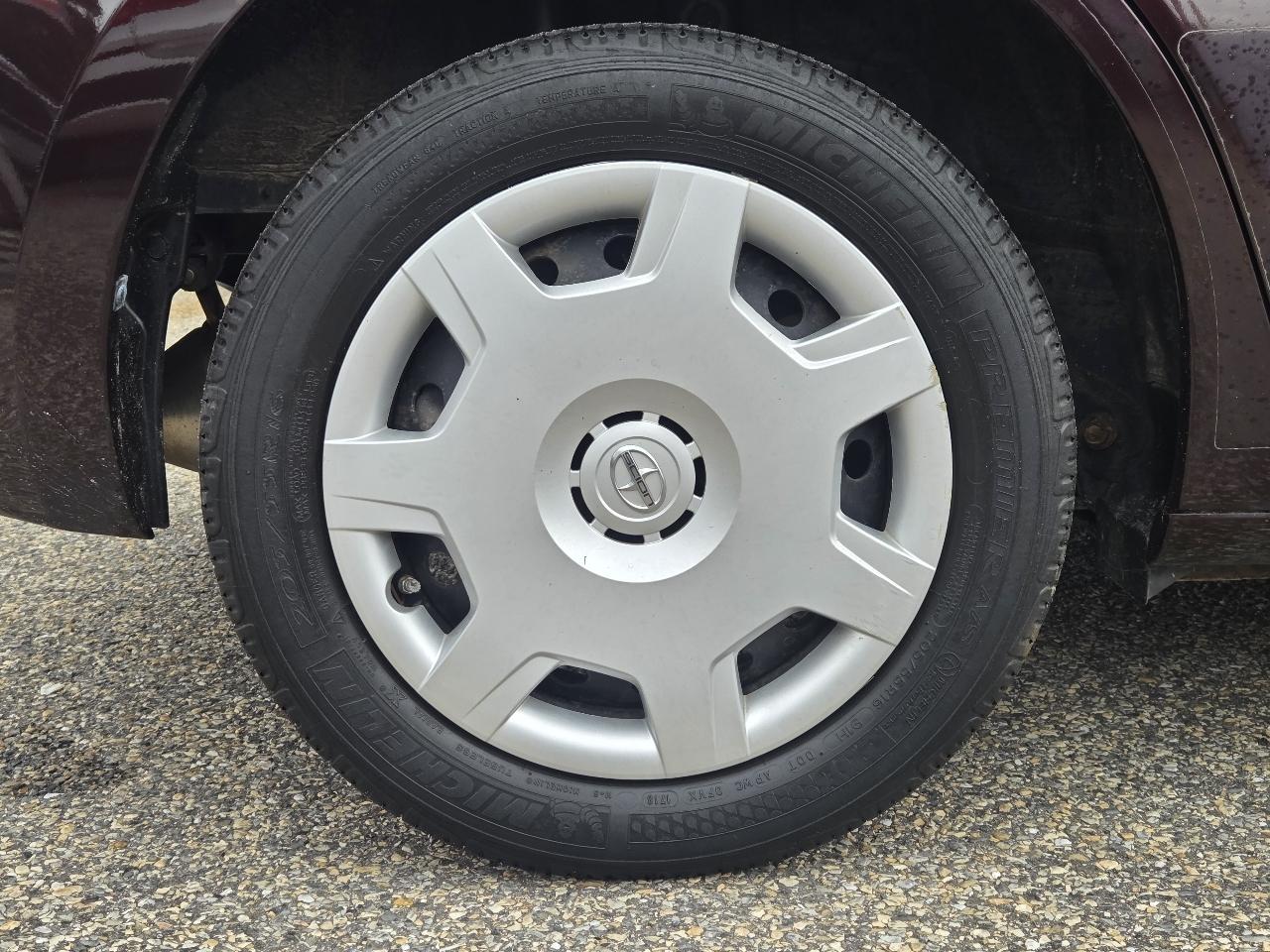 Scion xB 5-Door Wagon 5-Spd MT 2010
