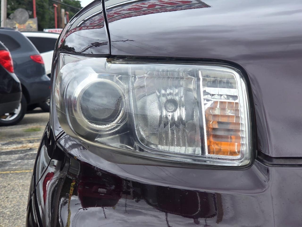 Scion xB 5-Door Wagon 5-Spd MT 2010