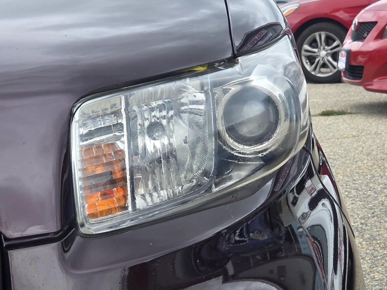Scion xB 5-Door Wagon 5-Spd MT 2010