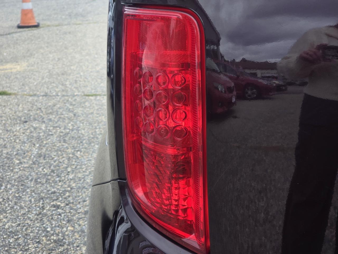 Scion xB 5-Door Wagon 5-Spd MT 2010