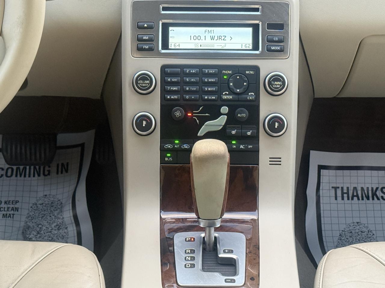 Volvo V70 3.2 R-Design 2010