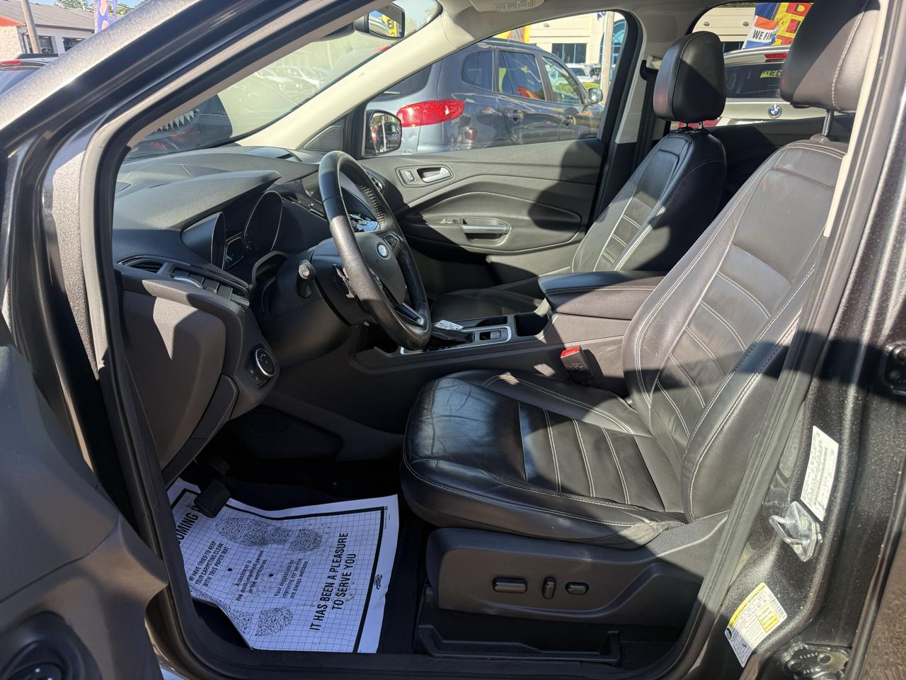 Ford Escape Titanium 4WD 2017