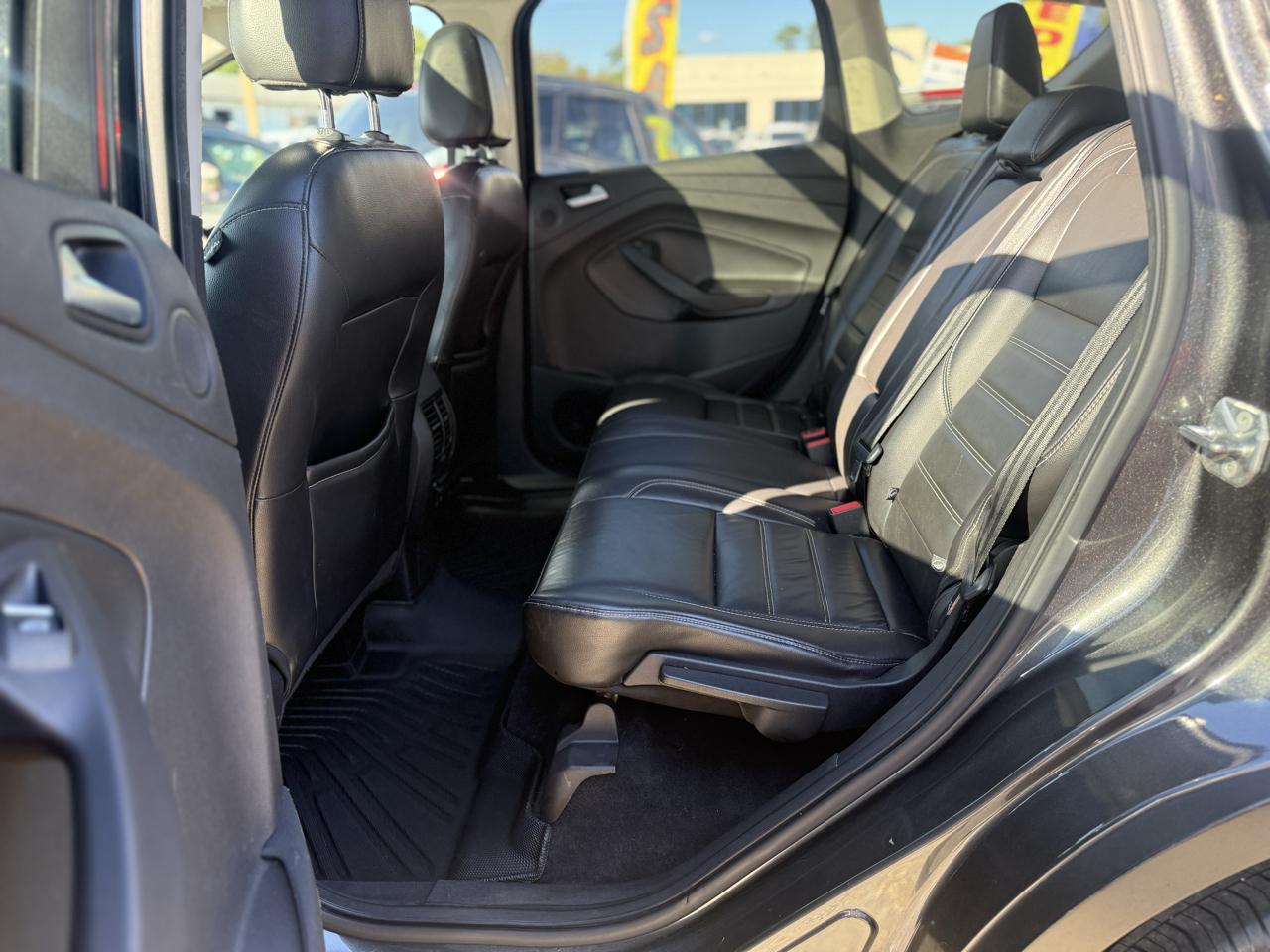 Ford Escape Titanium 4WD 2017