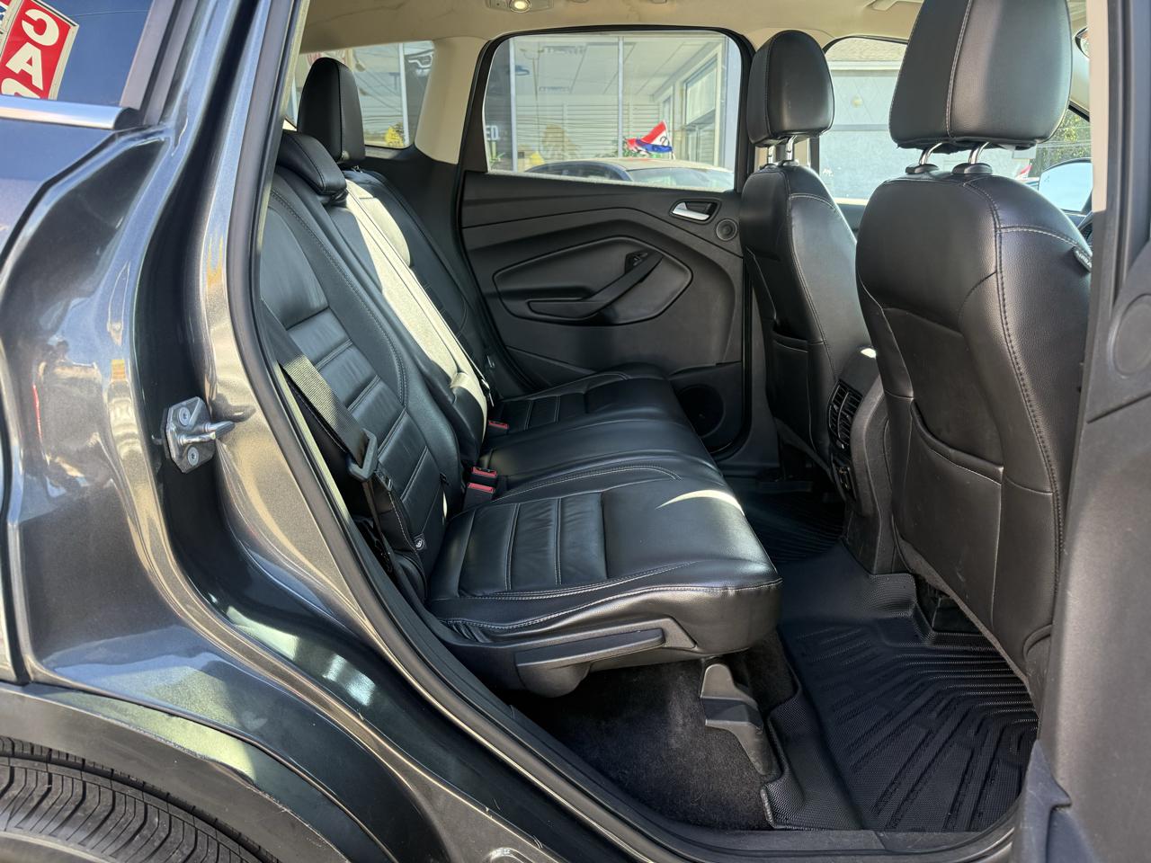 Ford Escape Titanium 4WD 2017