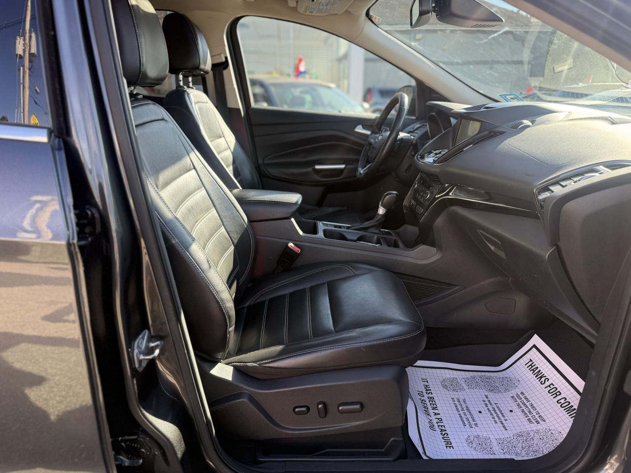 Ford Escape Titanium 4WD 2017