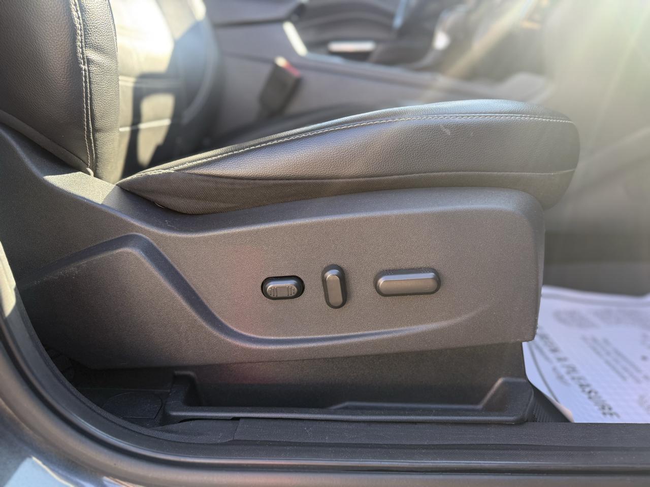 Ford Escape Titanium 4WD 2017