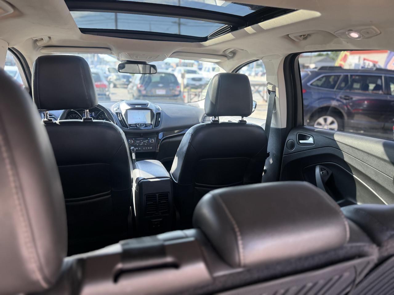 Ford Escape Titanium 4WD 2017