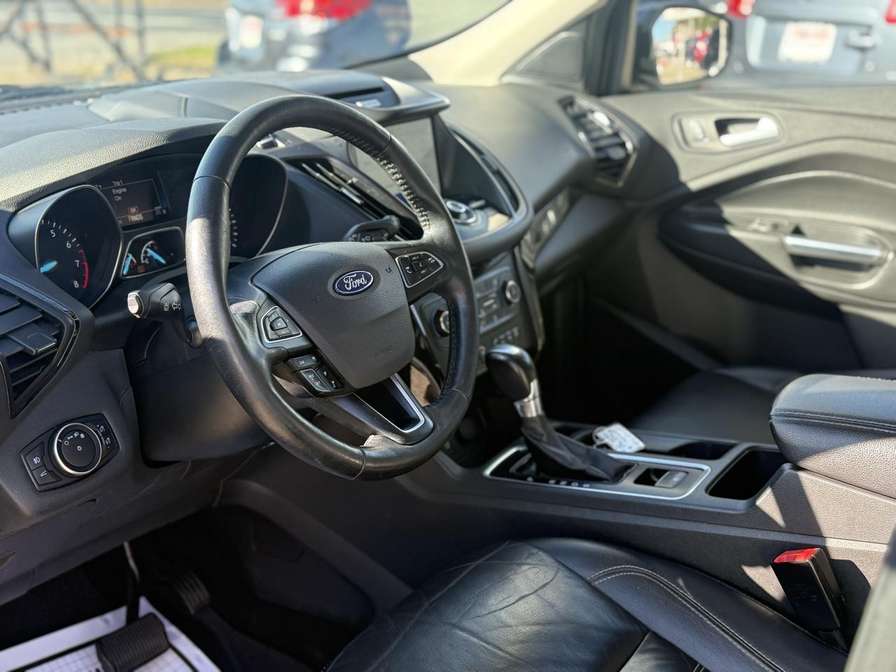 Ford Escape Titanium 4WD 2017