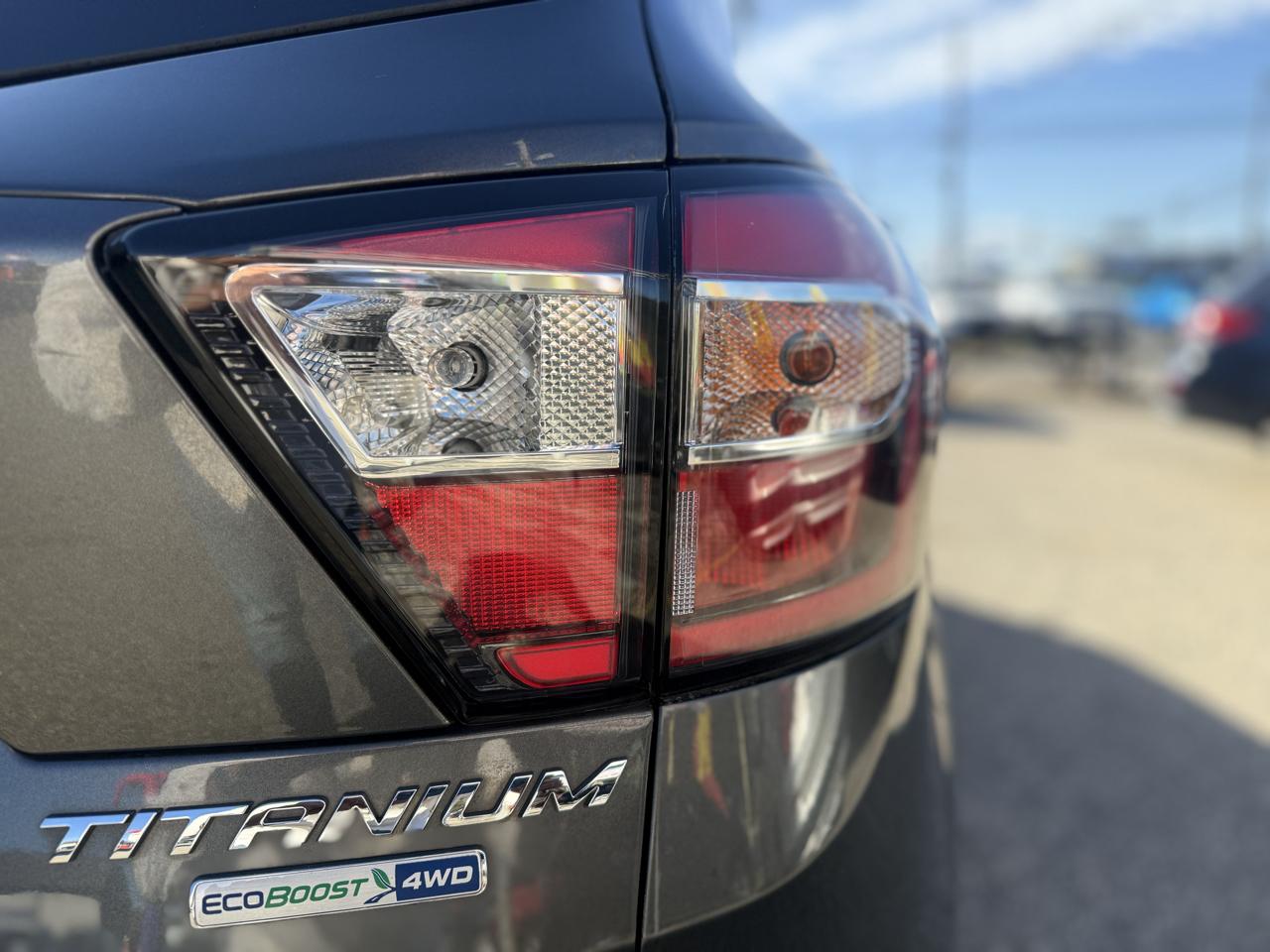 Ford Escape Titanium 4WD 2017