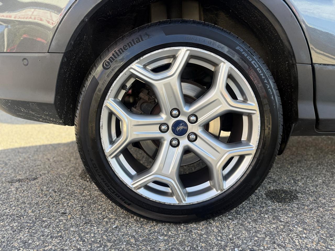 Ford Escape Titanium 4WD 2017