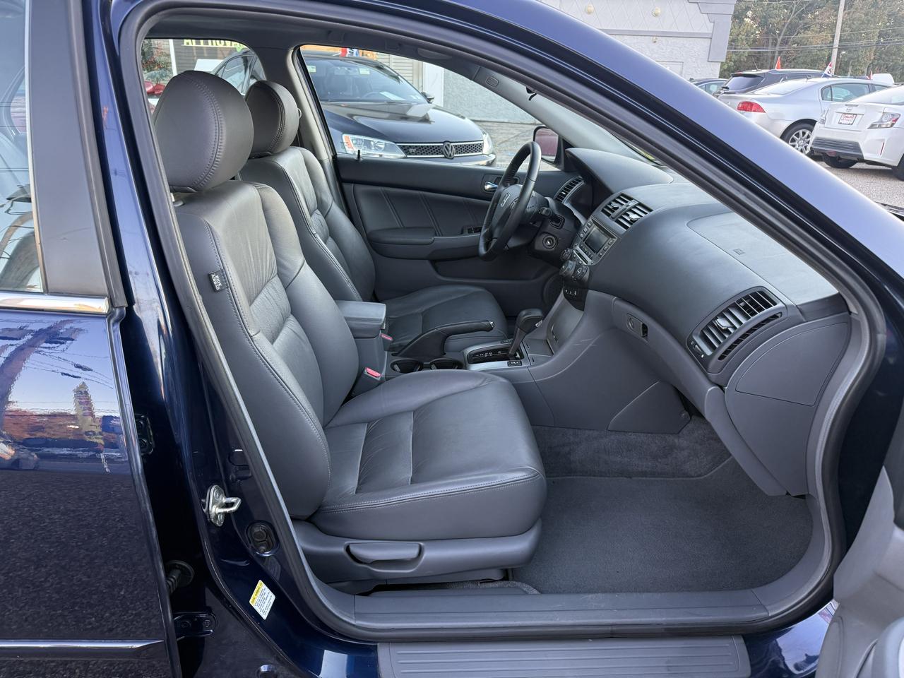 Honda Accord EX Sedan AT w/ Leather and XM Radio 2006