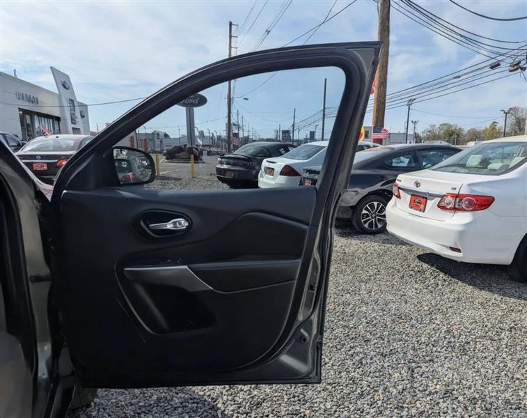 Jeep Cherokee Latitude Plus 4WD 2019