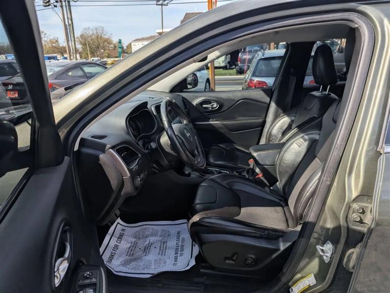 Jeep Cherokee Latitude Plus 4WD 2019