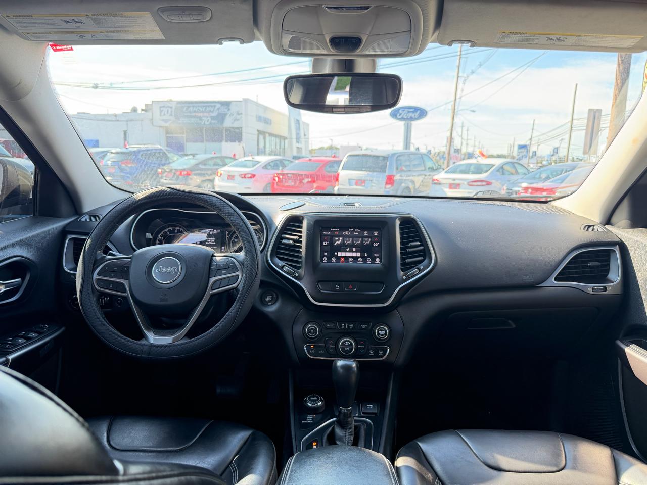 2019 Jeep Cherokee Latitude Plus - Photo 18