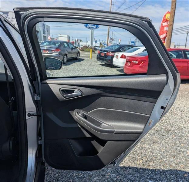 Ford Focus SE Hatch 2017