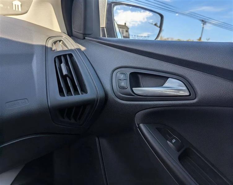 Ford Focus SE Hatch 2017