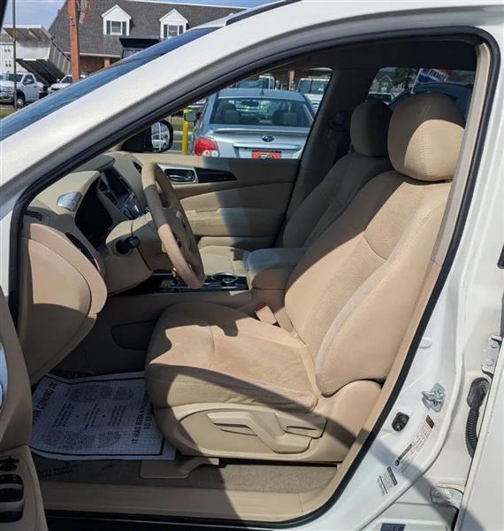 Nissan Pathfinder S 4WD 2014