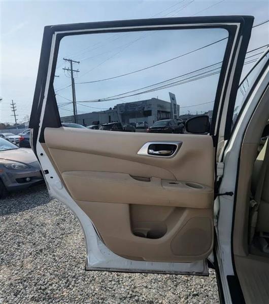 Nissan Pathfinder S 4WD 2014