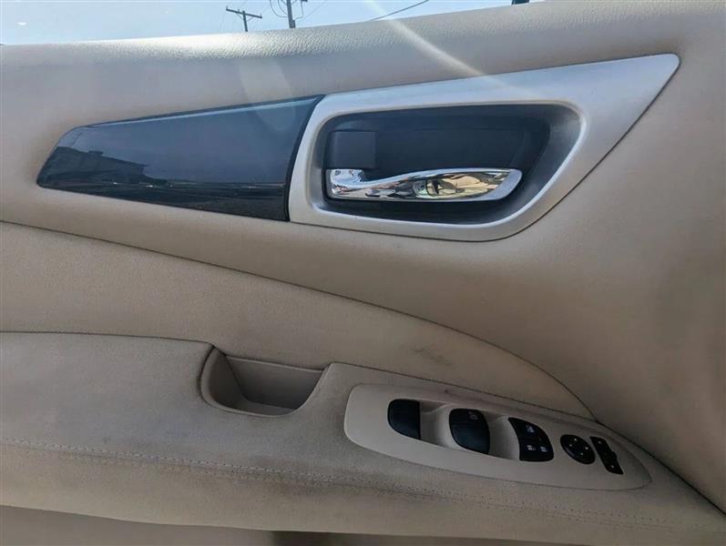 Nissan Pathfinder S 4WD 2014