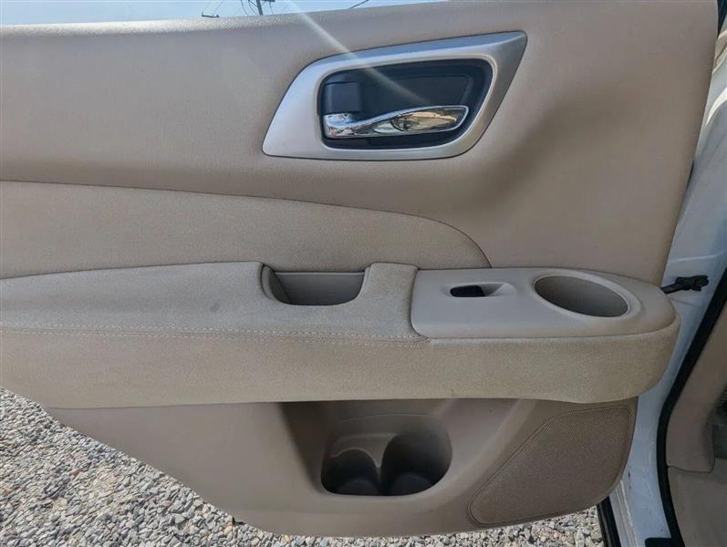 Nissan Pathfinder S 4WD 2014