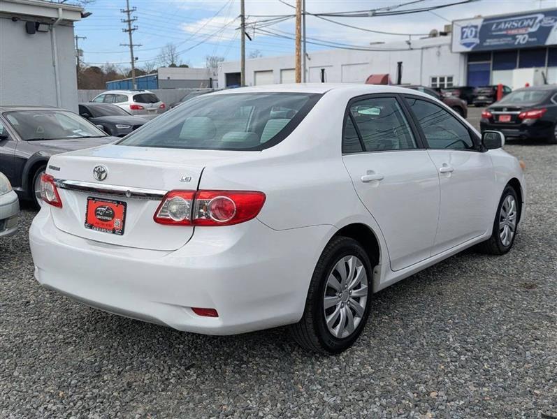 Toyota Corolla LE 4-Speed AT 2013