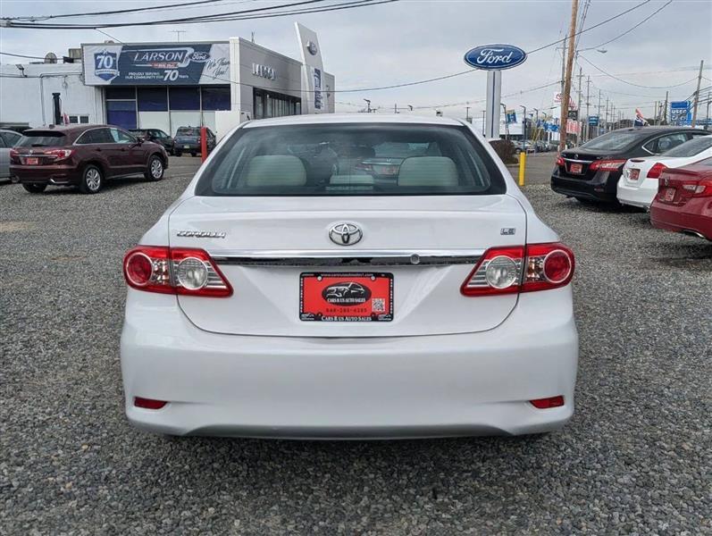 Toyota Corolla LE 4-Speed AT 2013