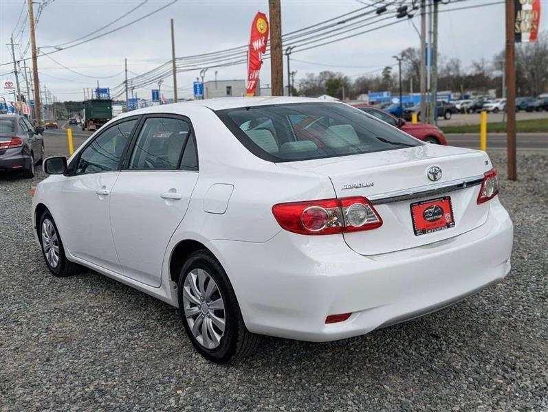 Toyota Corolla LE 4-Speed AT 2013