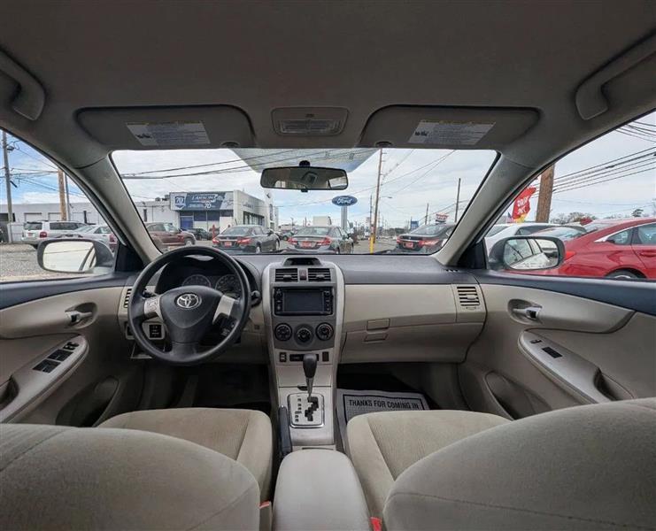 Toyota Corolla LE 4-Speed AT 2013