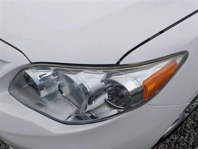 Toyota Corolla LE 4-Speed AT 2013