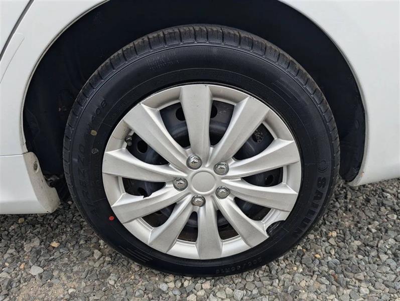 Toyota Corolla LE 4-Speed AT 2013