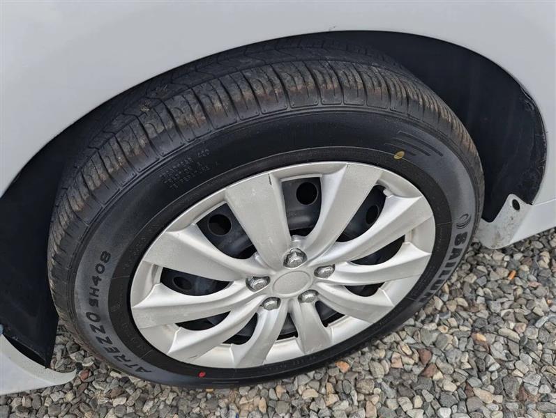 Toyota Corolla LE 4-Speed AT 2013