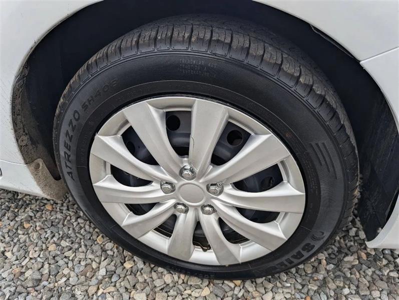 Toyota Corolla LE 4-Speed AT 2013